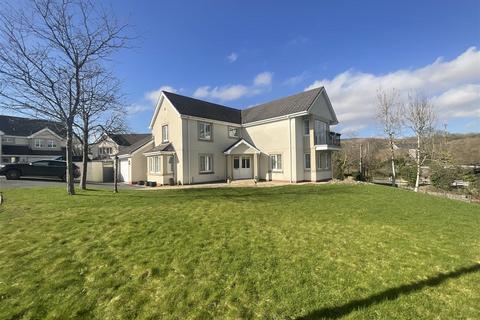 4 bedroom detached house for sale, Hen Felin, Ammanford SA18