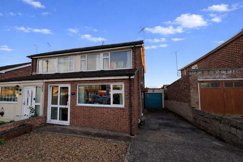 3 bedroom semi-detached house for sale, Hillview Crescent, Banbury OX16
