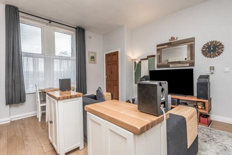 2 bedroom terraced house for sale, High Street, Cleckheaton, West Yorkshire, BD19