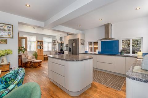 undefined, Worcester WR6