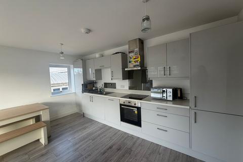 3 bedroom flat to rent, Parker Street, London, Greater London