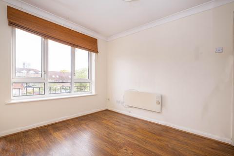 undefined, Varsity Drive, Twickenham, TW1