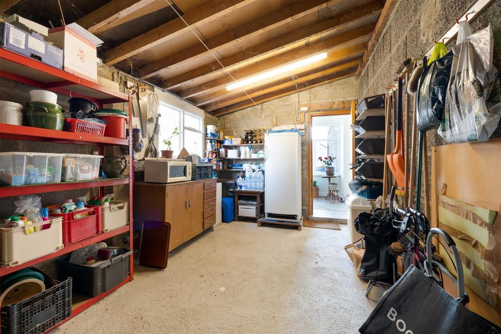 Garage &amp; Parking