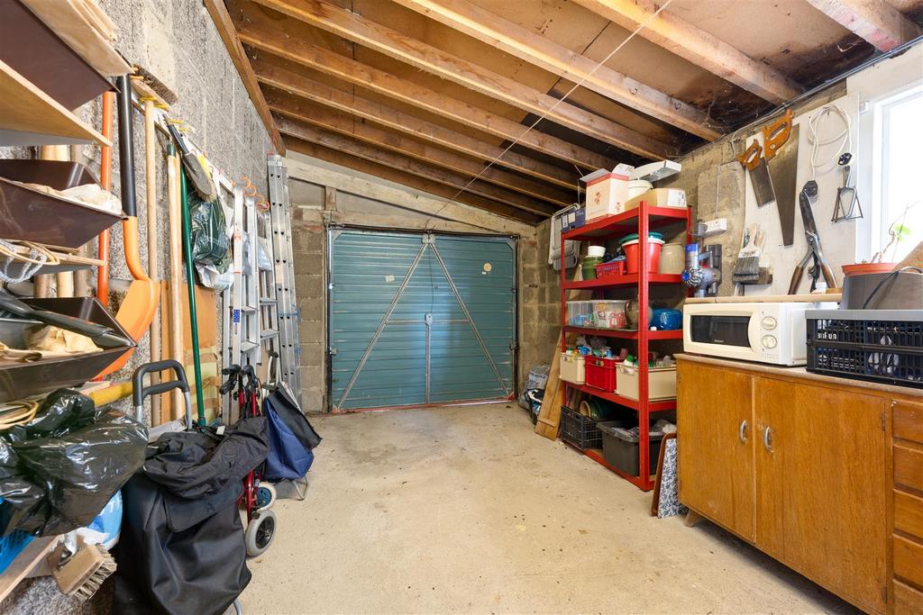 Garage &amp; Parking