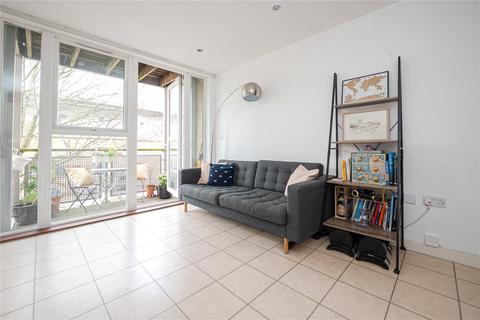 Langhorn Drive, Twickenham