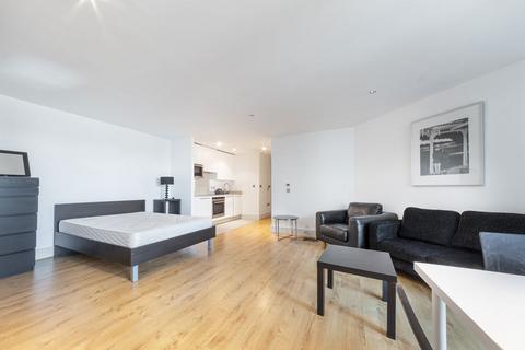 Studio to rent, Kestrel House, Vauxhall SW8