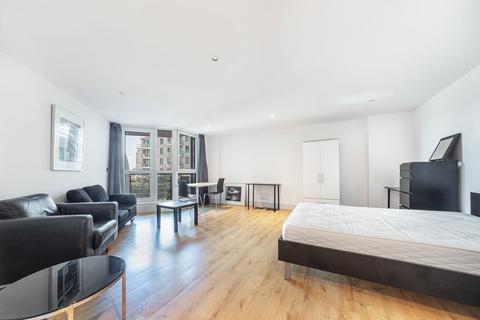 Studio to rent, Kestrel House, Vauxhall SW8