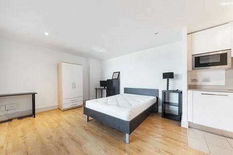 Studio to rent, Kestrel House, Vauxhall SW8