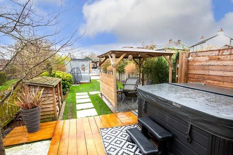 undefined, Brighouse, Brighouse HD6