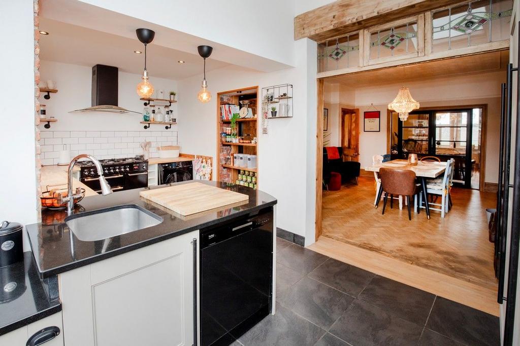 Kitchen/entrance to dining room