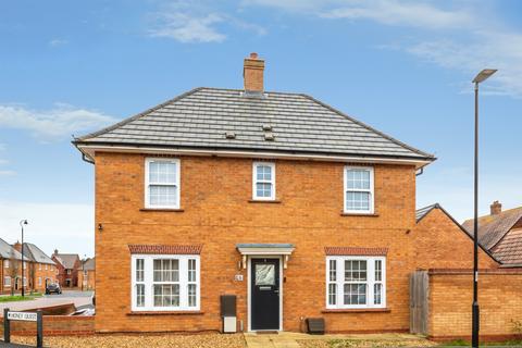 3 bedroom detached house for sale, Honey Quest, Stewartby, BEDFORD