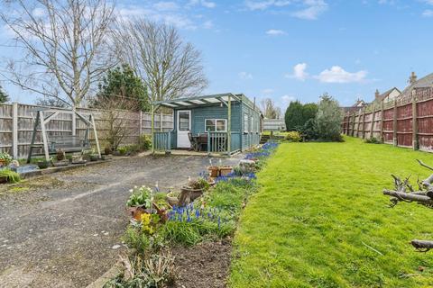 undefined, Ampthill Road, Shefford, SG17
