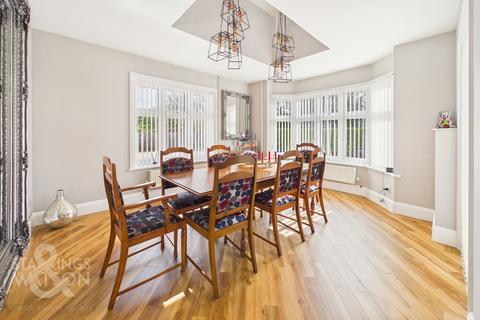 6 bedroom detached bungalow for sale, Loddon Road, Ditchingham, Bungay