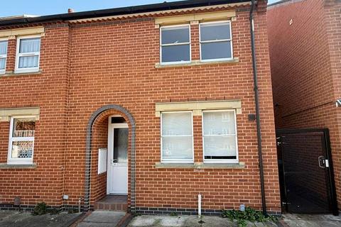 2 bedroom end of terrace house to rent, Emlen Street, Suffolk IP1