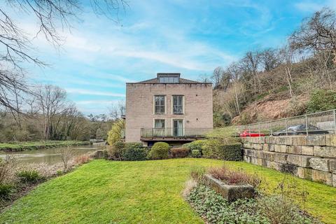 Pump House Lane, Bristol BS4