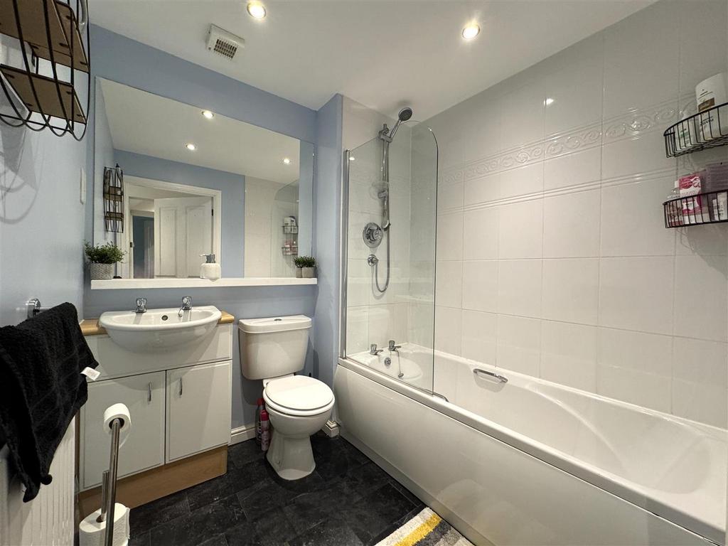 Bathroom.jpg