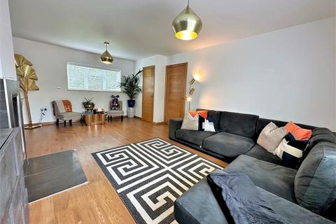 5 bedroom detached house for sale, Grove Field, Braintree