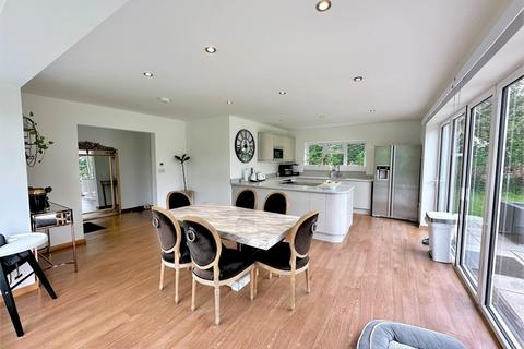 5 bedroom detached house for sale, Grove Field, Braintree