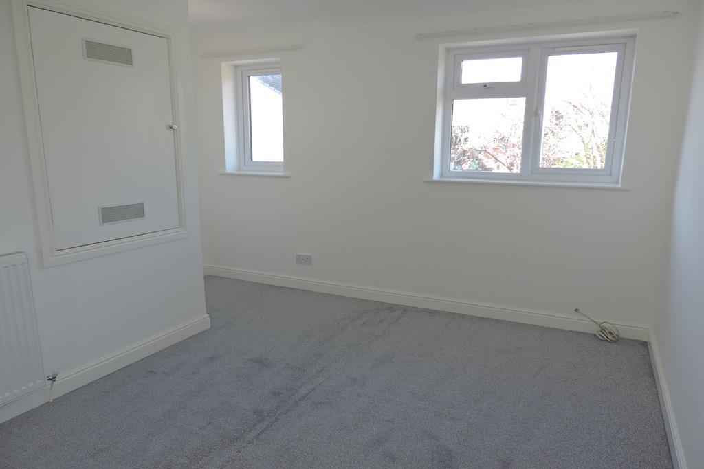 Front bedroom.jpg