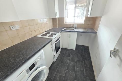 undefined, 2 Bedroom ground floor flat, Luton.