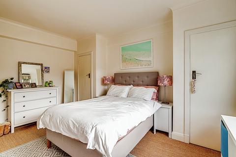 1 bedroom flat to rent, Balham High Road, London, SW17