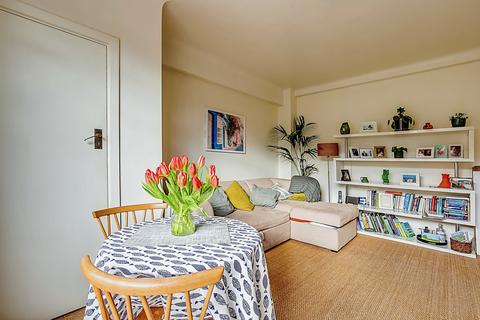 1 bedroom flat to rent, Du Cane Court, Balham High Road, London, SW17