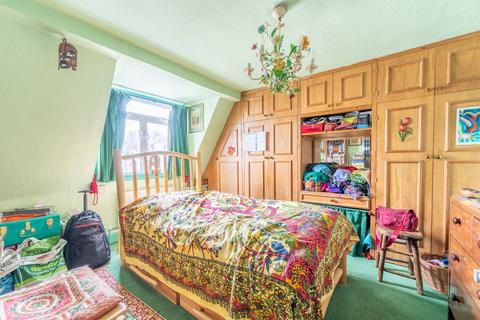 1 bedroom flat for sale, Russell Road, Kensington, London, W14