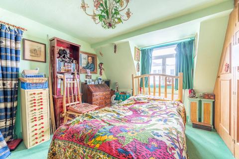 1 bedroom flat for sale, Russell Road, Kensington, London, W14