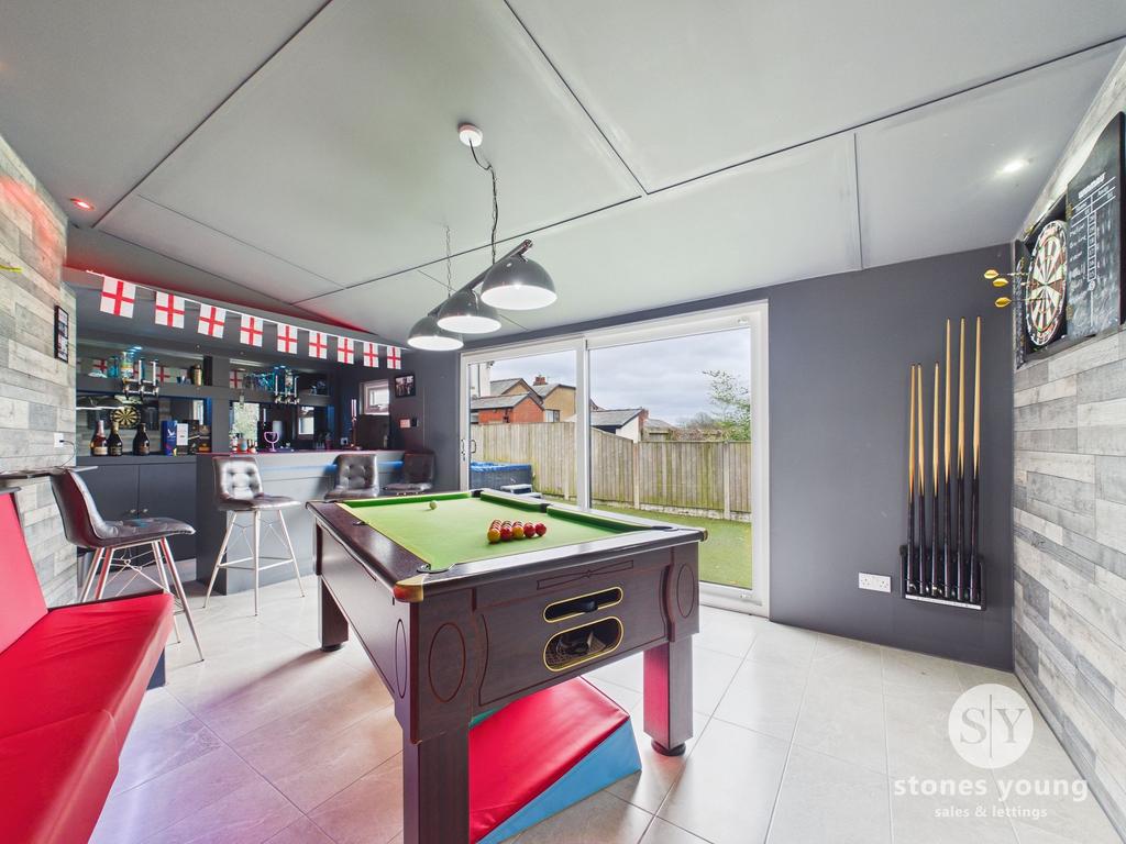 Games Room/Bar Area