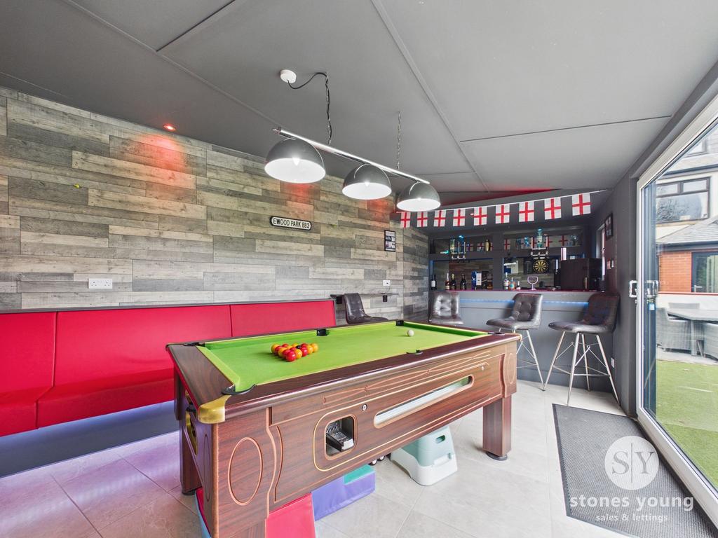 Games Room/Bar Area