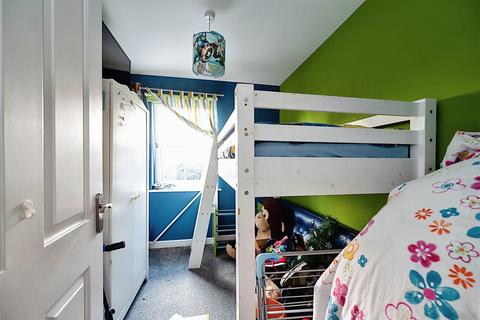 2 bedroom ground floor flat for sale, Little Hackets, Havant