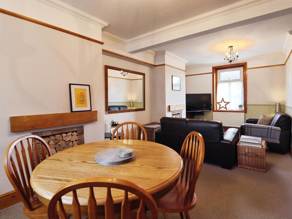 2 bedroom end of terrace house for sale