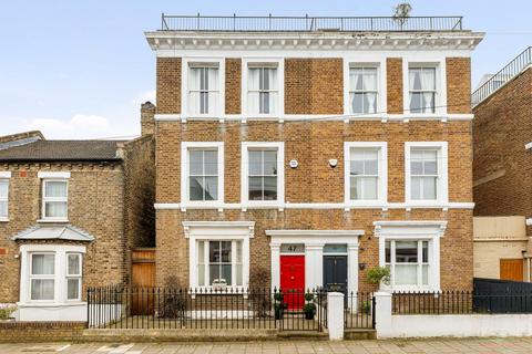4 bedroom semi-detached house for sale, Wadham Road, London, SW15