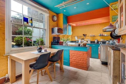 4 bedroom semi-detached house for sale, Wadham Road, London, SW15