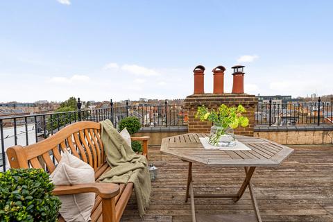 4 bedroom semi-detached house for sale, Wadham Road, London, SW15