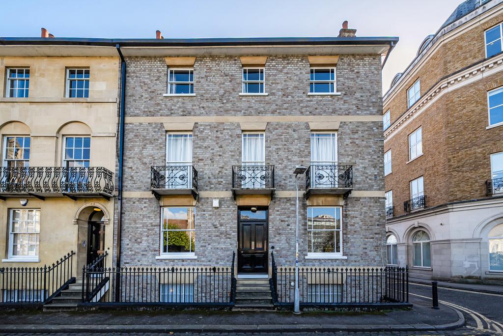 1424391-24-69b178...