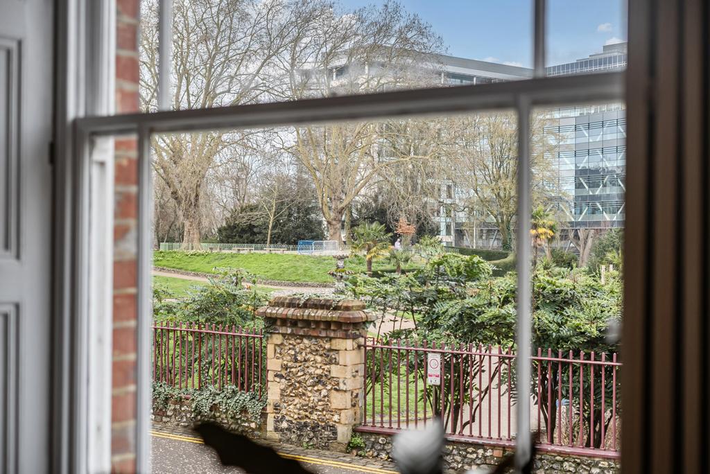 1424391-7-69b1763...