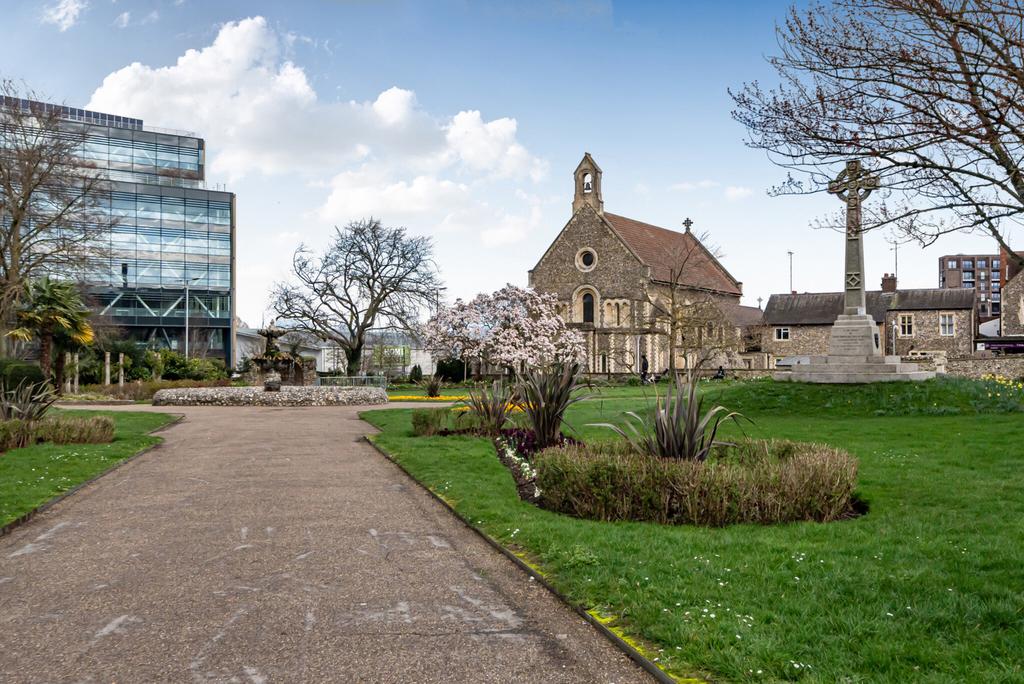 1424391-2-69b1760...