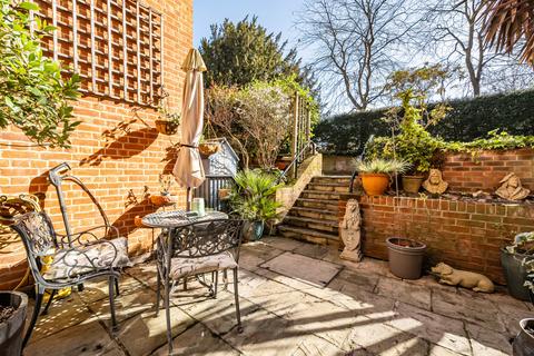 undefined, Abbots Walk, Berkshire RG1