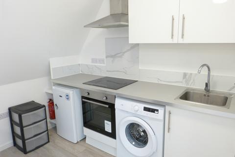 1 bedroom flat to rent, Golders Green Road London, NW11 8EN