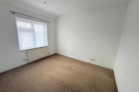 2 bedroom semi-detached house to rent, Cotesmore Gardens, Dagenham RM8