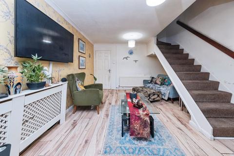 2 bedroom terraced house for sale, Hexham Gardens, Bletchley, Milton Keynes, Buckinghamshire, MK3