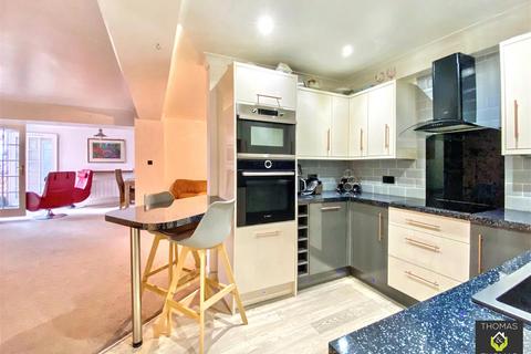 undefined, Commercial Road, Gloucester