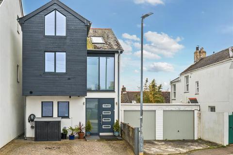 3 bedroom detached house for sale, Falmouth