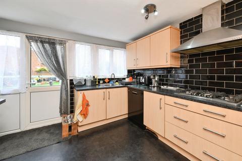 3 bedroom end of terrace house for sale, Upper Mealines, Harlow