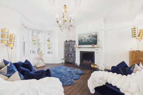 3 bedroom terraced house for sale, Lilac Gardens, Low Fell, NE9