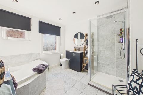 3 bedroom terraced house for sale, Lilac Gardens, Low Fell, NE9