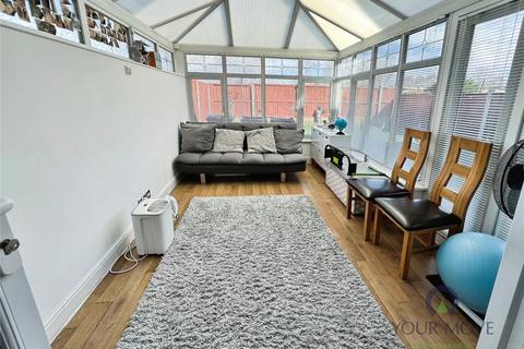 4 bedroom detached house for sale, MacDonald Close, Oldbury B69