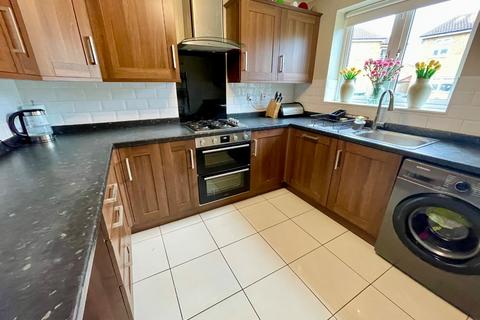 undefined, Weldon Close, Luton, Bedfordshire, LU2 9TS