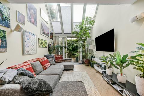 2 bedroom flat to rent, Rosecroft Avenue, London